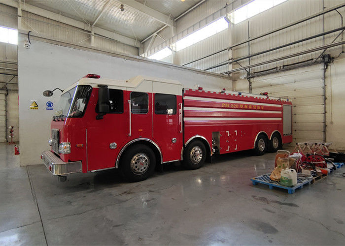 Flattop Forward Type Cab Foam Fire Truck 8x4 Drive